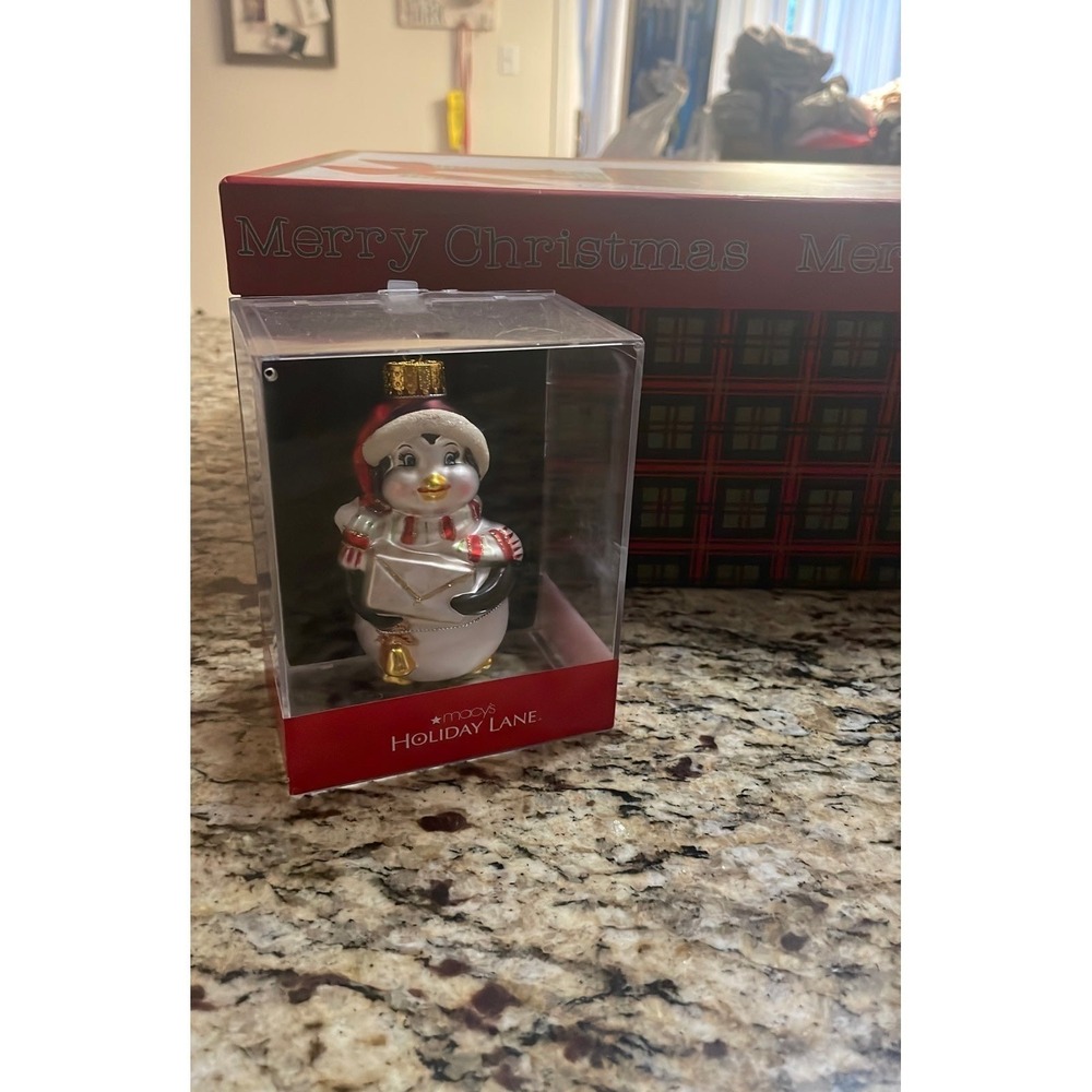 Macy's Holiday Lane Penguin Ornament NIB‎